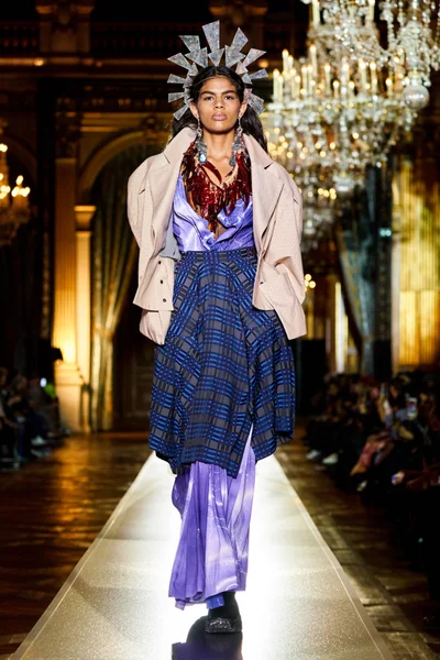 Look 3